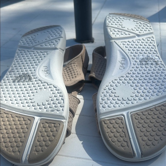 NWT Ryka Women's Taupe Knit Sandals - Picture 2 of 7